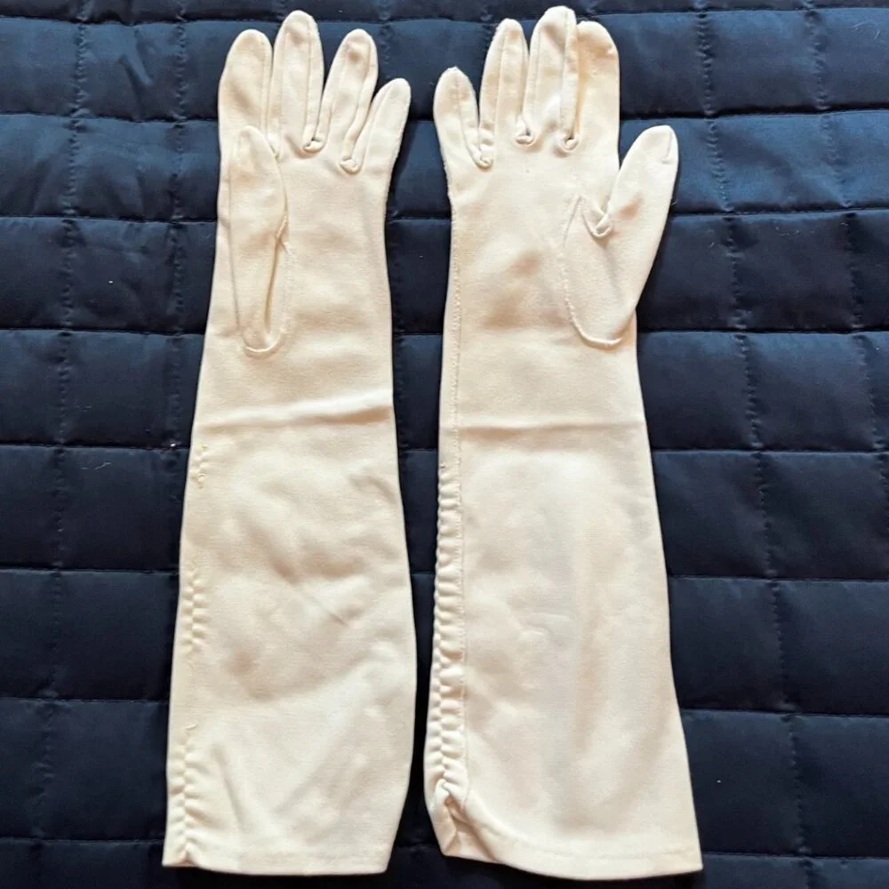 Vintage White Cotton Ruched Opera Gloves for Small Hands – Elegant Formal